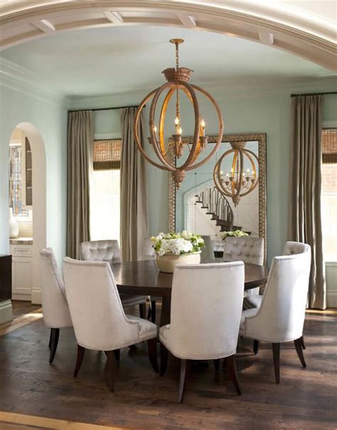 24 Stunning Dining Rooms With Chandeliers (PICTURES)