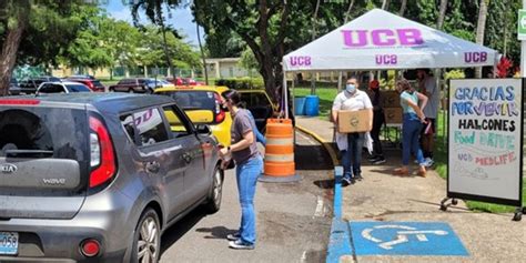 Universidad Central de Bayamón Entrega Cajas de Alimentos a ...