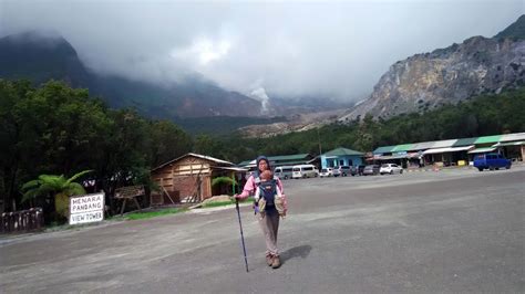 Hiking ke Gunung Papandayan Bersama si Kecil