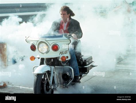 LETHAL WEAPON, Mel Gibson, 1987 Stock Photo - Alamy