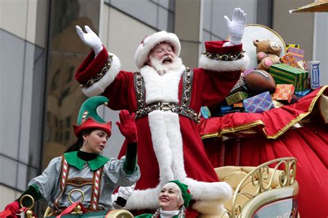 Santa Claus Macy's Parade 2024 - Karon Pennie