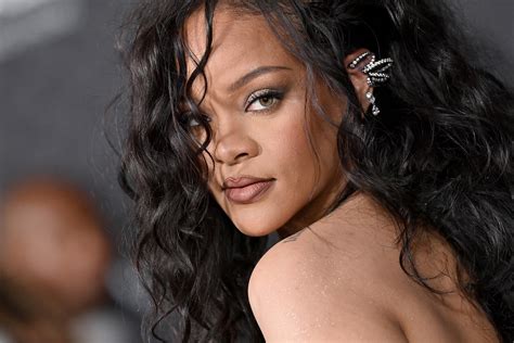 Rihanna Just Shared the First Look at Her Baby Son’s Face, and He ...