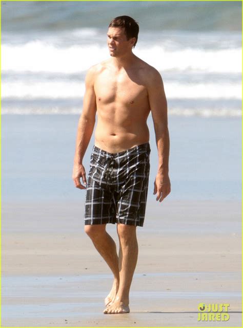 Tom Brady Goes Shirtless for Costa Rica Beach Stroll: Photo 3331832 | Benjamin Brady, Bikini ...