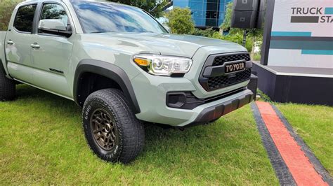 Toyota Lifts The 2022 Tacoma Twice, Offers Two Off-Road-Focused Trims (Live Pics) | Carscoops