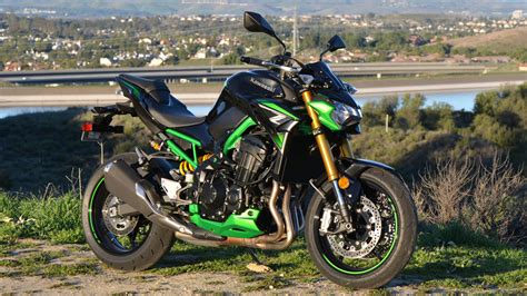 First Ride: Kawasaki’s Z900 SE Blows Away the Base Model