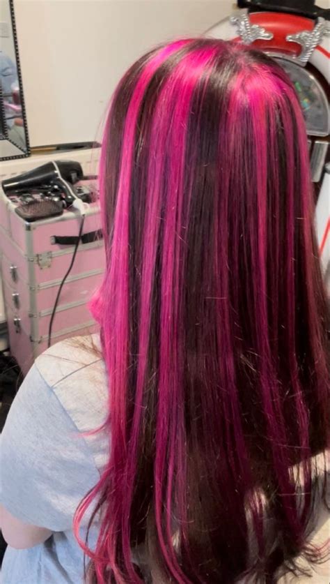 Draculaura inspired hair 🦇💕 | Pink hair dye, Hair streaks, Pink hair