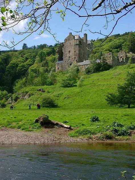 Neidpath Castle, Scottish Borders | WhichCastle.com | Scotland castles ...