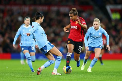 Manchester United vs Manchester City LIVE: Women's Super League latest ...