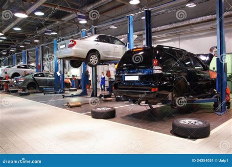 Repair Garage Stock Image - Image: 34354051