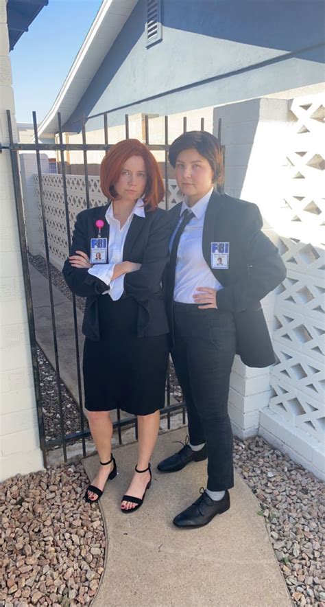 #xfiles #mulder #scully #halloween #costume #fbi Mulder, Scully, X Files, Fbi, Costumes ...