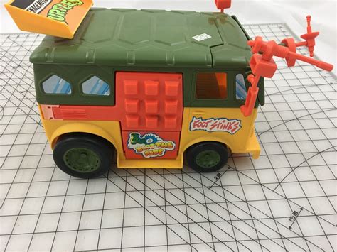 1989 TURTLE VAN TEENAGE MUTANT NINJA TURTLES PARTY WAGON - Schmalz Auctions