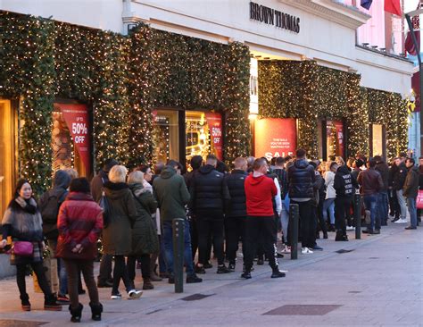 These photos of people rushing into the Brown Thomas Winter Sale this ...