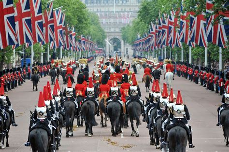 The 9 Most Impressive Royal Palaces in Britain - Real Word