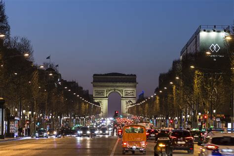 Champs-Élysées - Paris attraction - Love to Eat and Travel