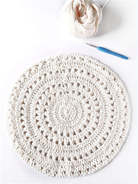 Free Crochet Doily Pattern & Video Tutorial - Easy Crochet