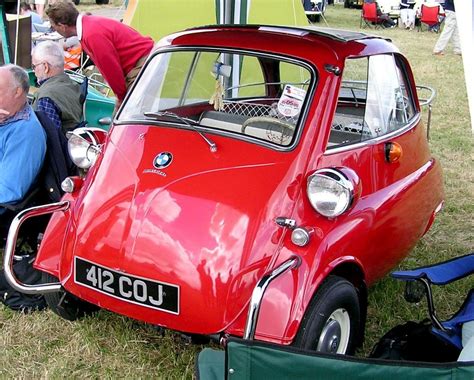 [12 Pictures] The Cute Bubble Cars from the 1950's