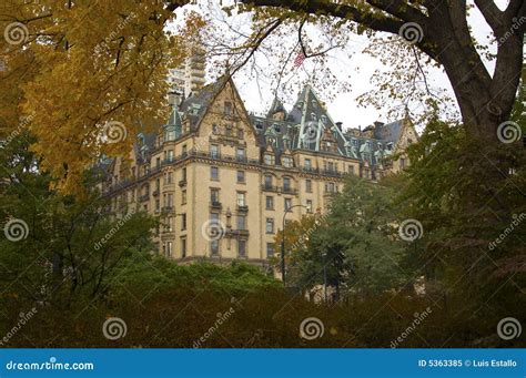 Dakota Apartments stock image. Image of construction, tree - 5363385