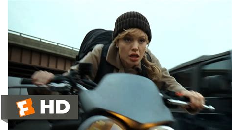 Salt (2010) - Freeway Chase Scene (3/10) | Movieclips - YouTube