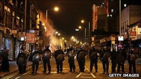 Riots report: Public lacked faith in police response - BBC News