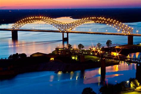 Hernando de Soto bridge between Tennessee and Arkansas. Locals name this bridge after Dolly ...