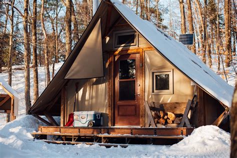 What it’s Like Winter Camping in Gatineau Park