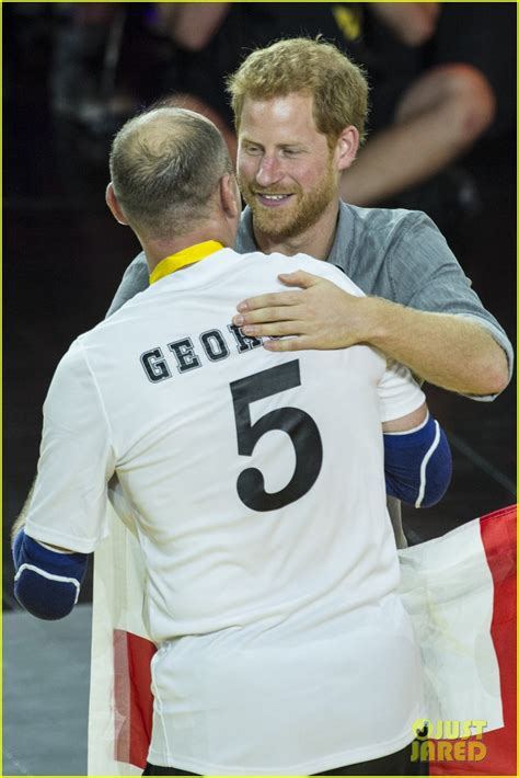 Prince Harry Makes Funny Faces for a Toddler at the Invictus Games ...