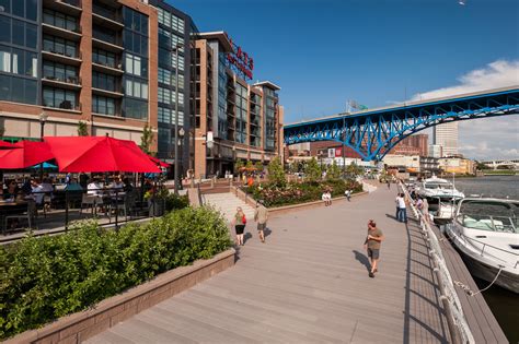 Flats East Bank Apartments - Dimit Architects