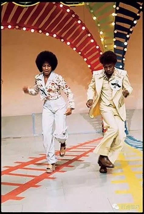 Pin by Funky Diva on 60s & 70s | Soul train fashion, Soul train dancers ...