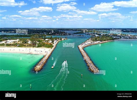 The Jetty at Venice Florida along Florida Gulf Coast a famouss tuorist destination Stock Photo ...