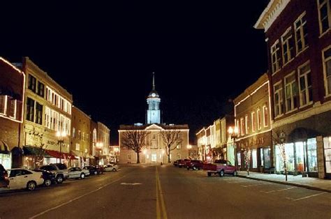 Downtown Columbia at night. Columbia Tennessee, Tennessee State Parks ...