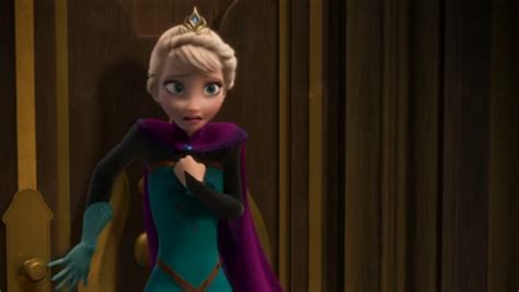 | elsa-frozen-trailer-elsa-scared-flee