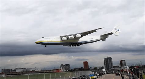 Antonov AN-225 Landing in Toronto on May 30, 2020