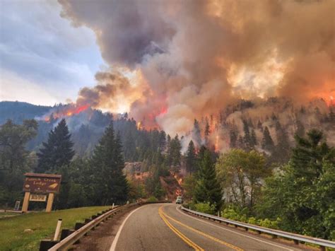 Smith River Complex Fire Efforts Continue Amid Shifting Weather ...