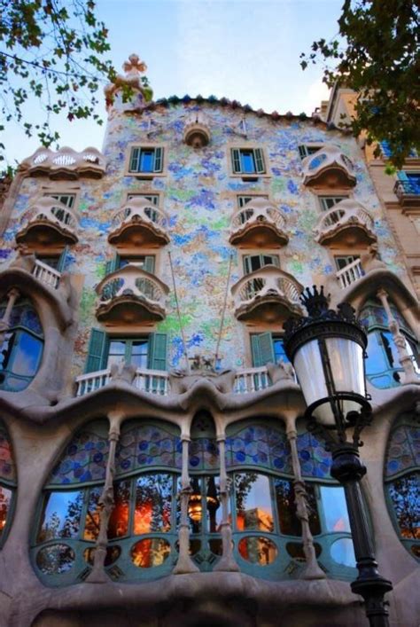 6 Buildings You Must Visit in Barcelona Designed by Antoni Gaudí - Arch2O.com