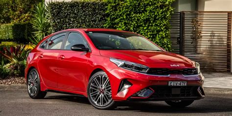 The Newest Specs & Prices of 2022 KIA Cerato Hatchback | Motory News