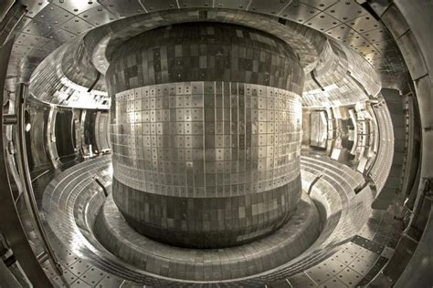 China's experimental fusion reactor maintains superheated hydrogen ...