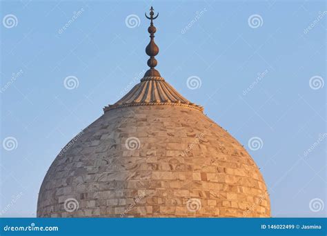 The Famous Taj Mahal Dome, India Editorial Stock Image - Image of earth, century: 146022499