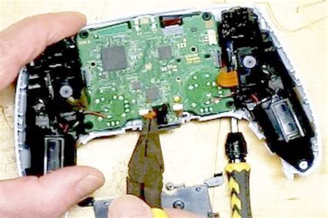 Teardown: Playstation 5 DualSense controller - Electrical Engineering News and Products