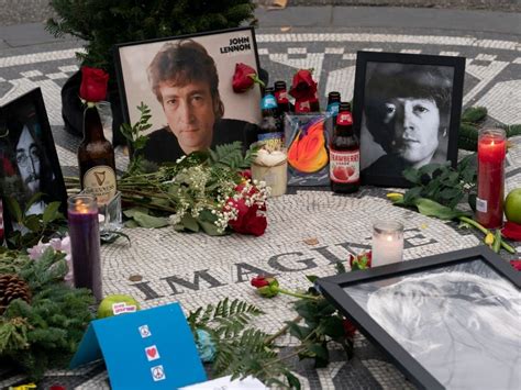 Fans Remember John Lennon On 40th Anniversary Of His Death | New York ...