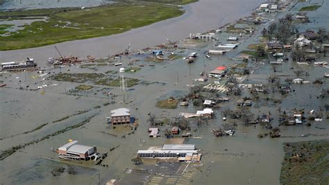 Hurricane Laura Leaves Six Dead, Homes Flattened, Coastal Towns Flooded ...