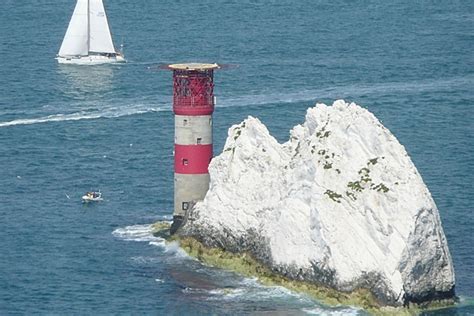 The Needles lighthouse © Graham Horn cc-by-sa/2.0 :: Geograph Britain and Ireland