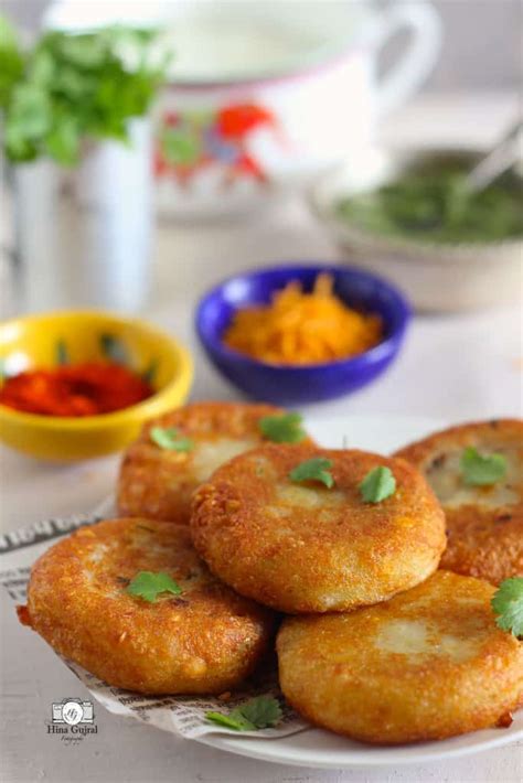 Aloo Tikki Chaat Recipe (Delhi Style) - Fun FOOD Frolic