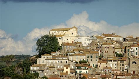 Anguillara Sabazia, il borgo da cui partire per esplorare il lago di Bracciano