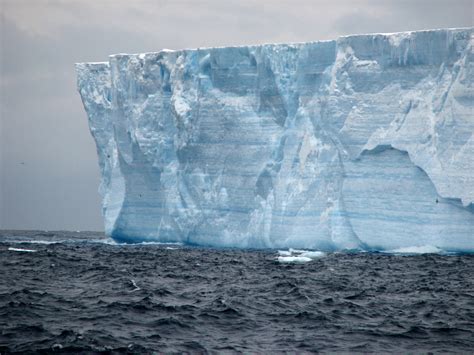 New study redefines understanding of where icebergs put meltwater into the Southern Ocean