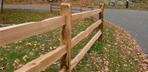 How To Make The Most Of A Split Rail Fence On Your Backyard