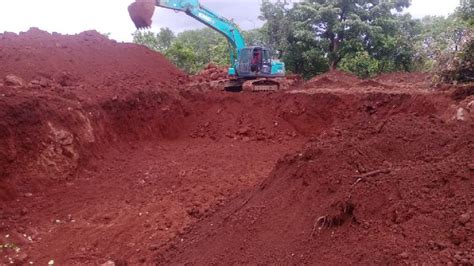 Laterite Soil, Color : Red at Rs 700 / Metric Ton in Belagavi - ID: 6222202