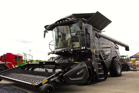 The IDEAL combine comes to North America as a Fendt | Farmtario