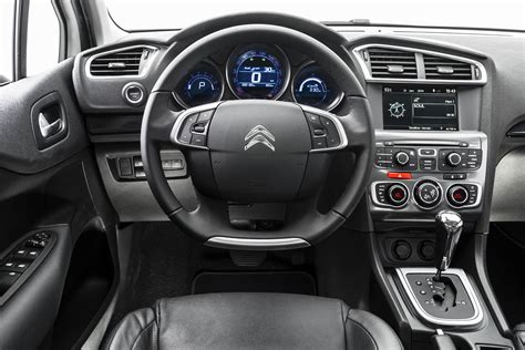 Citroën C4 Lounge 2015 THP Flex: preço parte de R$ 78.790