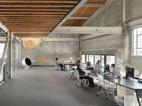 IwamotoScott Transforms 1940s Warehouse Into a Gorgeous Modern Office Space