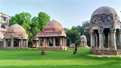 Hauz Khas Village - History, Nature & Nightlife in Delhi